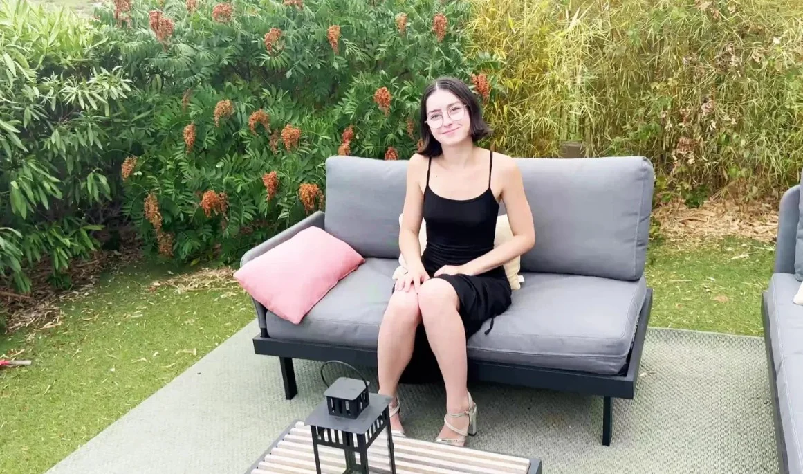 Jacquie Et Michel TV - Penelope - Penelope, 19, gives the best of herself!