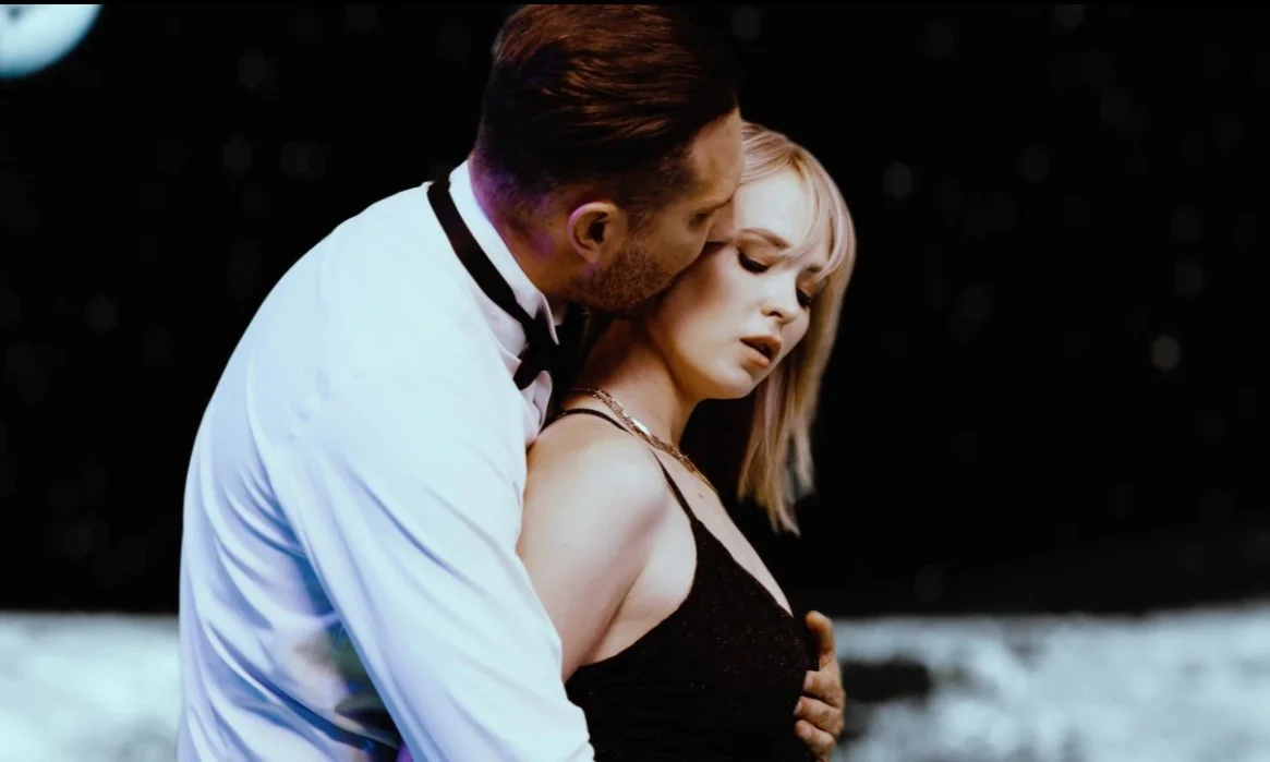Elegant Angel - Lilly Bell - Cheaters - Chapter 3 - Waltzing on the Moon
