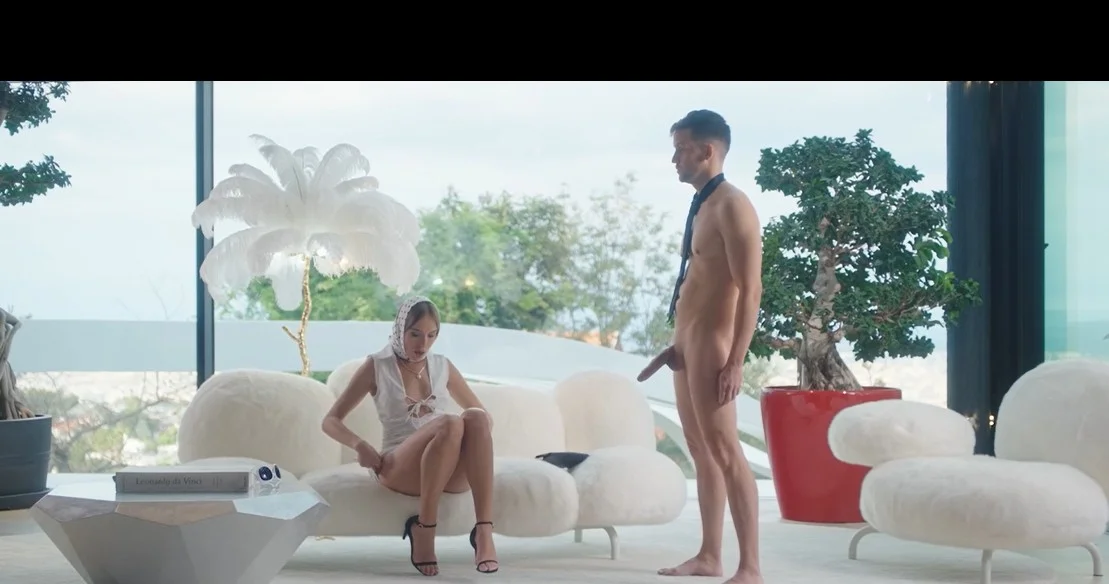 Frolic Me - Angelika Grays - Left Hanging