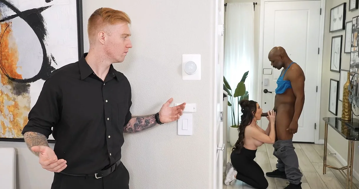 Cuckold Sessions - Savanah Storm - Savanah Storm Can't Resist Her Personal Trainer