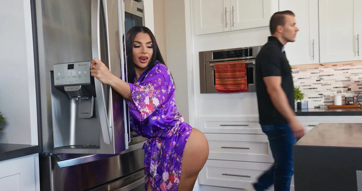 Brazzers Exxtra - The Official Egypt - Wrapping My Legs Around My Frenemy