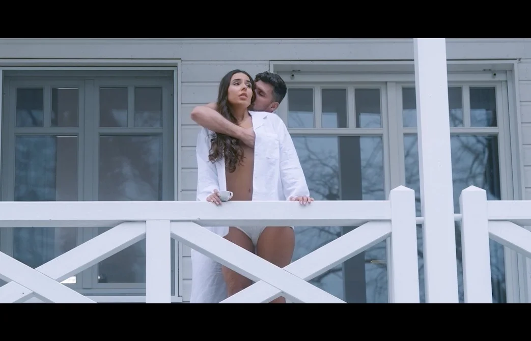 FrolicMe - Milan Cheek - Last Night