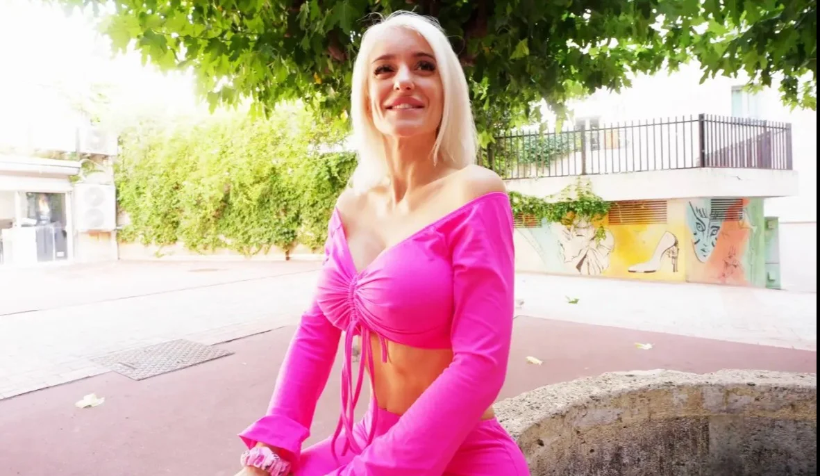 Jacquie Et Michel TV - Eva - Eva, 34 years old, has a very wide appetite for hardcore!