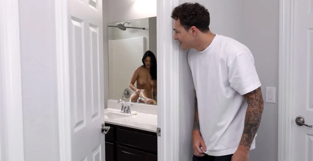 Breeding Material - Alexa Chains - She Wants to Get Pregnant, So Her Stepbro’s Seed Should Do