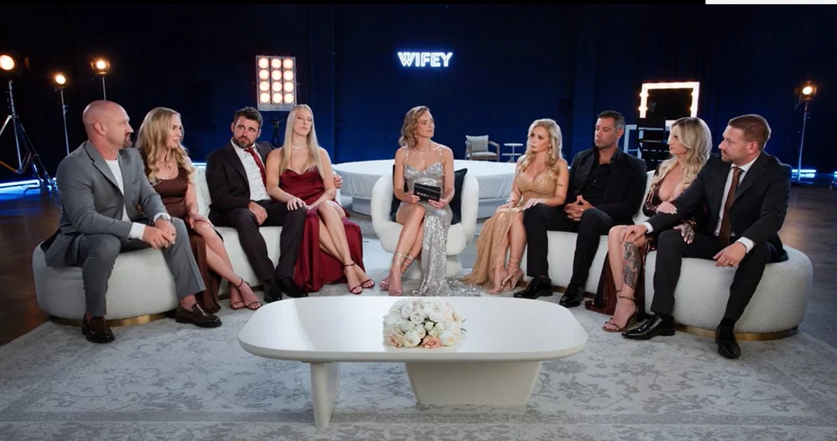 Wifey - Serenity Cox, Danielle Renae, Sierra Spunk, Anastasia Shades, Country Hotwife - WIFEY Reunion - Hotwives Return For The Ultimate Orgy