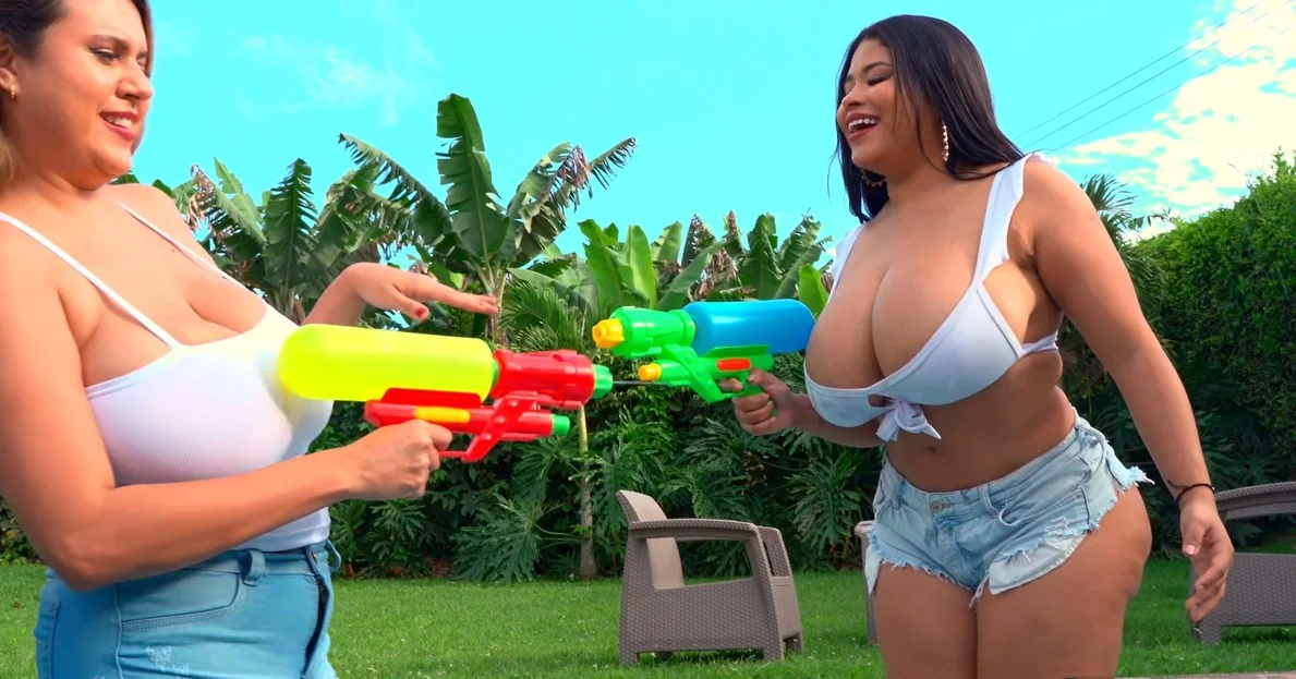 Porn Mega Load - Lexa Raider & Mishellxy - Battle of the Wet Tank Top Stars